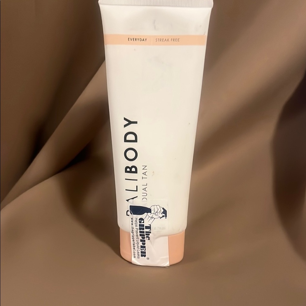 Dual Tan Suncare Cream - White and Tan
